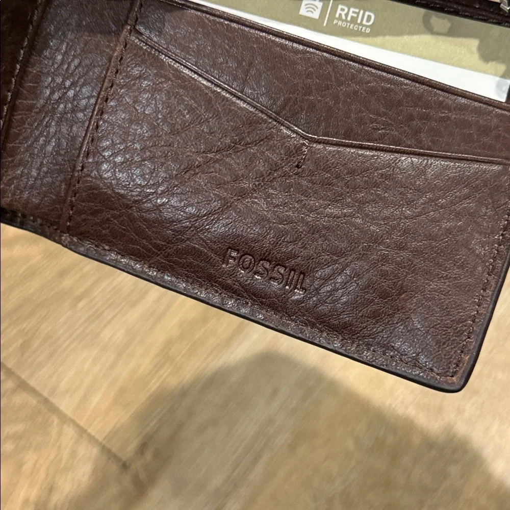 Fossil Men's Croc-Embossed Money + Cardholder Wallet - Dark Brown